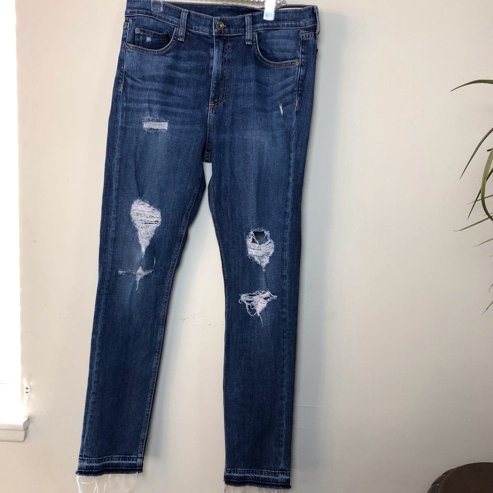 Rag & Bone Distressed Jeans with fringed hem. Sz30
